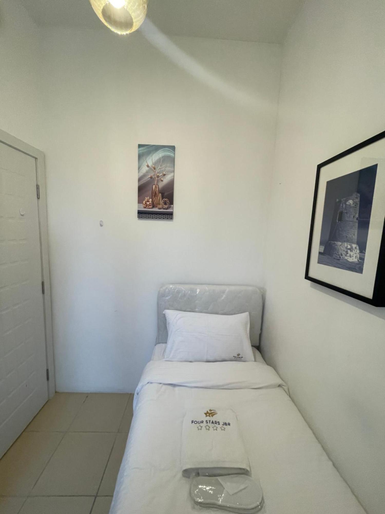 Four Stars Dubai Marina Jbr Hotel ภายนอก รูปภาพ